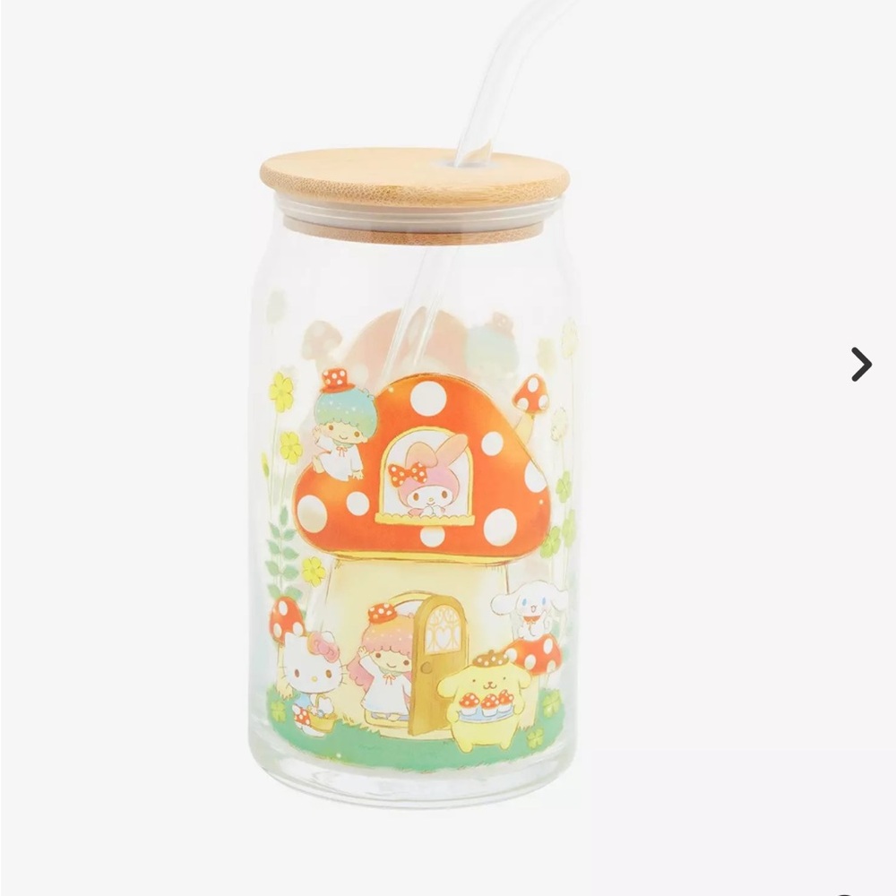 NIB Sanrio and friends mushroom house glass tumbler with straw
